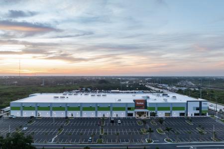 Feeding Tampa Bay Exterior